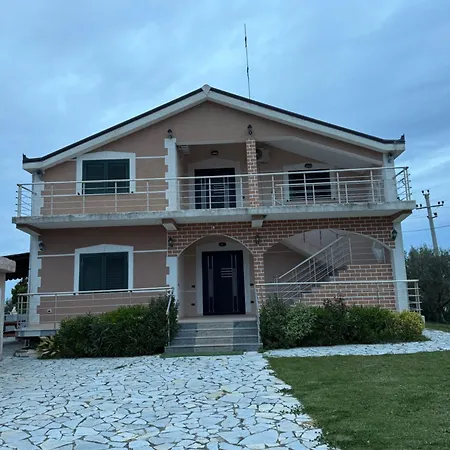 Holiday home Cape Of Rodon Draci
